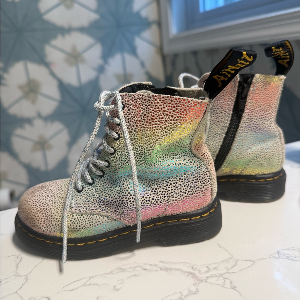 Dr. Martens Toddler Kids Holographic Rainbow Lace-Up Ankle Boots
